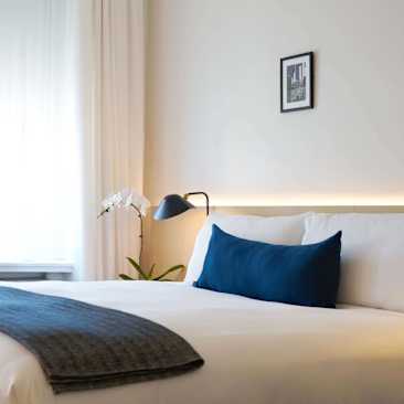 The Chicago Hotel Collection Ambassador Gold Coast